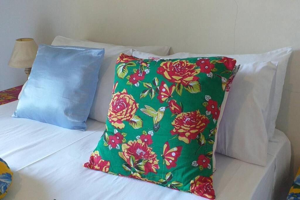 Elephant Guesthouse Beira Mar - Suites Com Cafe Da Manha Ilhabela Exterior photo